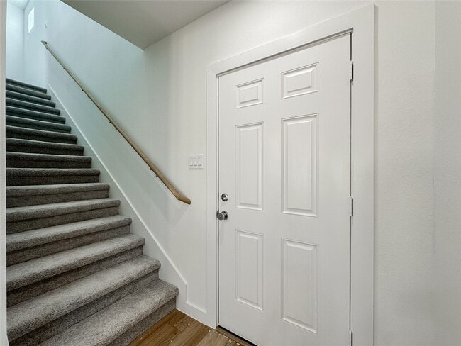 Building Photo - 824 Waxahachie St