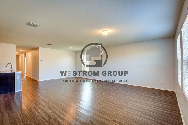 Building Photo - 404 Falling Star Dr