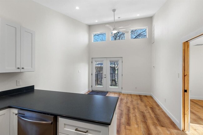 Building Photo - 807 Keasbey St