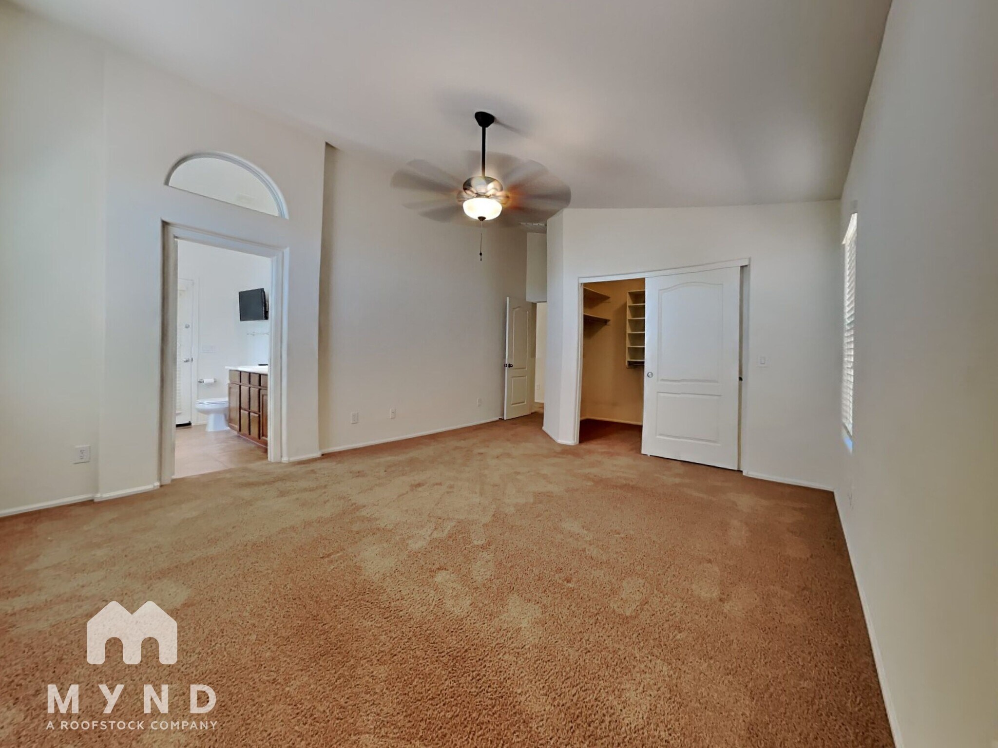 Building Photo - 2927 E Whispering Wind Dr