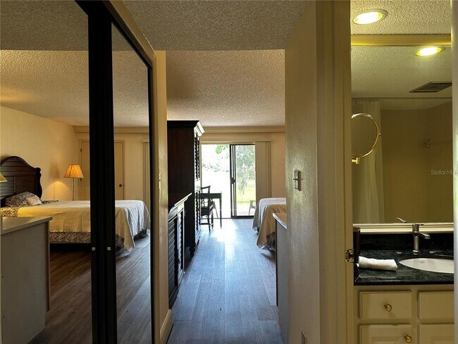 Building Photo - 29129 Bay Hollow Dr