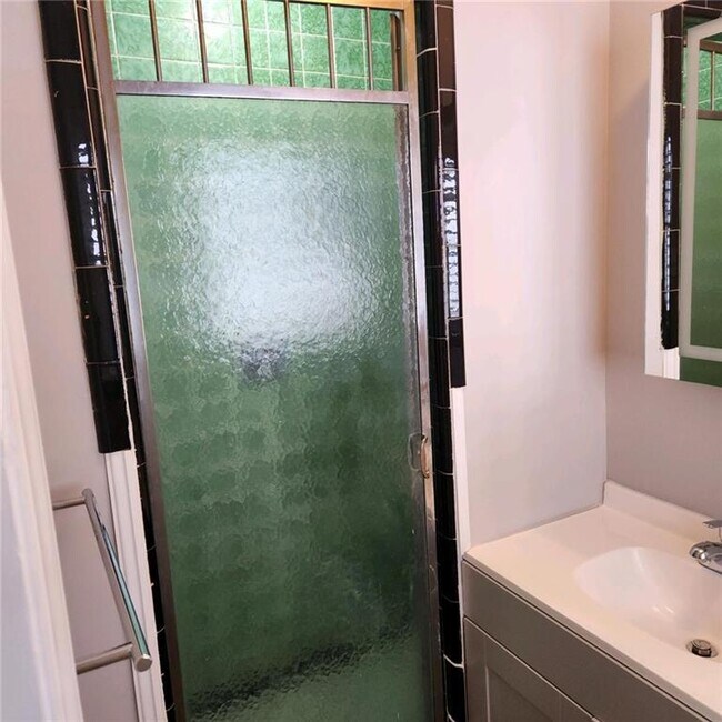 Building Photo - 1049 Ormewood Ave SE