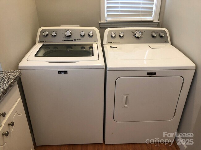 Building Photo - 5925 Quail Hollow Rd