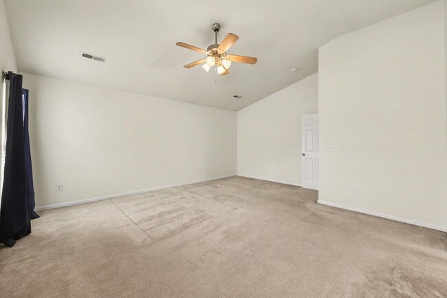 Building Photo - 272 Clayburne Dr