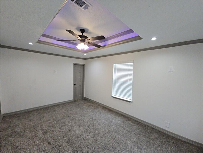 Building Photo - 9010 Linda Vista Rd