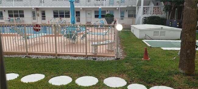 Building Photo - 232 Hibiscus Ave