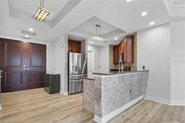 Building Photo - 449 S 12th St
