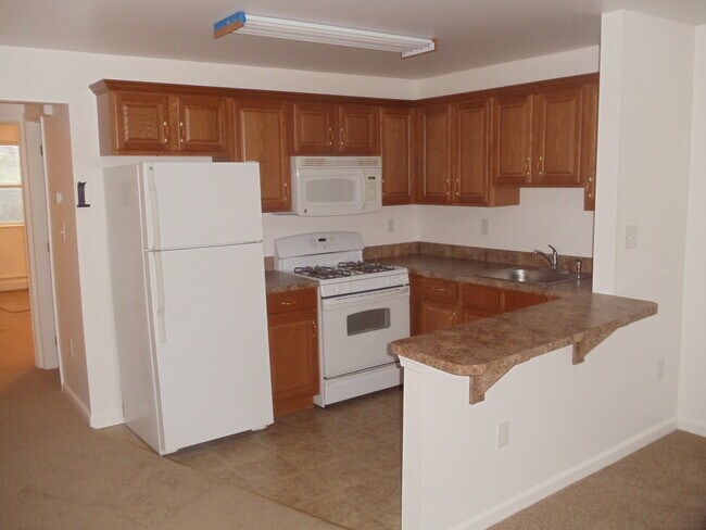 Building Photo - 430 W 8th St