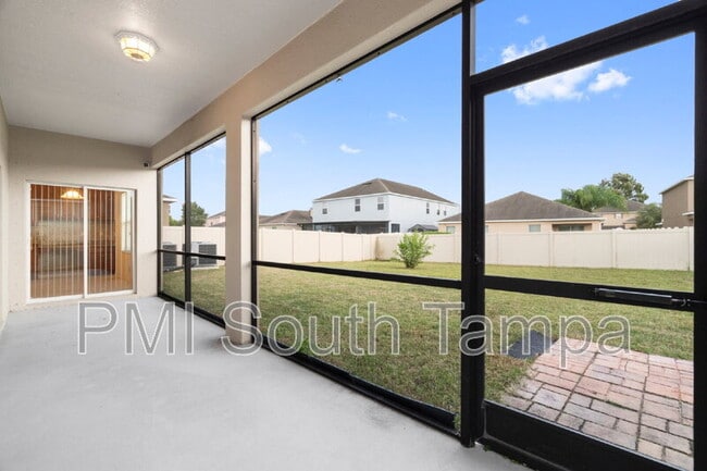 Building Photo - 13740 Newport Shores Dr