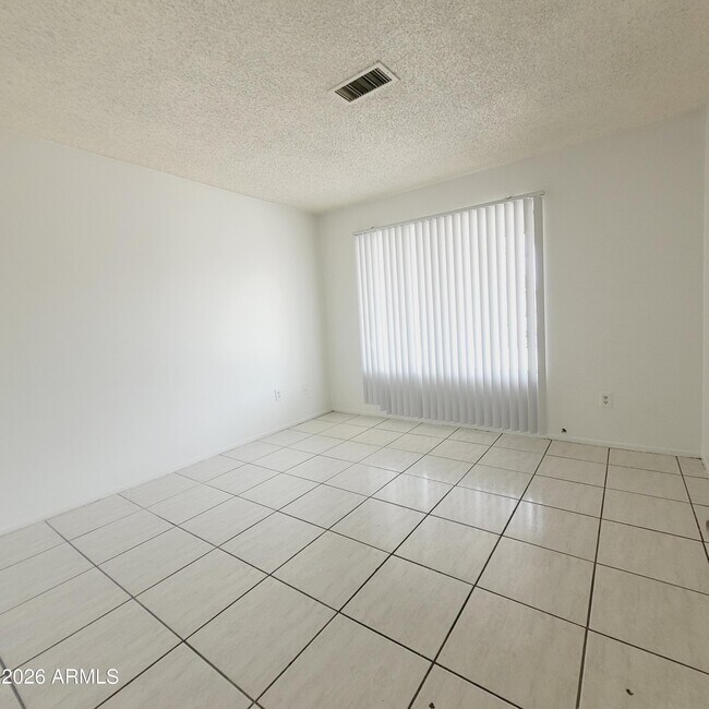 Building Photo - 4424 N 53rd Ln
