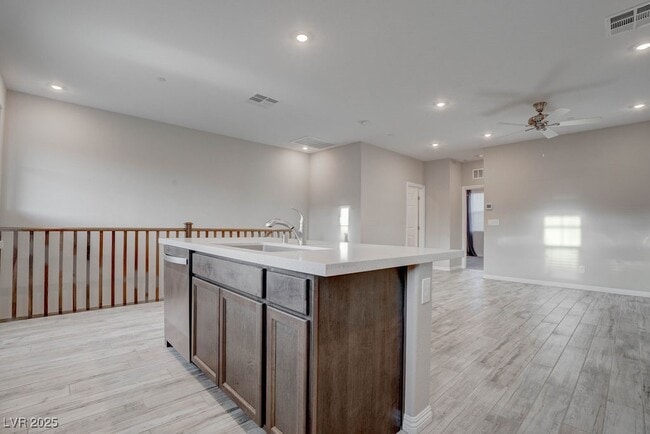 Building Photo - 483 Ylang Pl