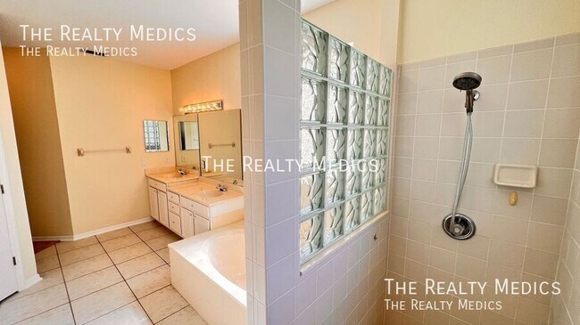 Building Photo - 7823 Fernleaf Dr