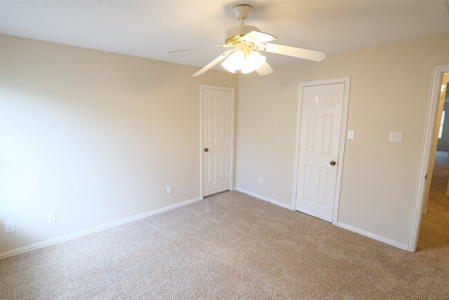 Building Photo - 22719 Sierra Lake Ct