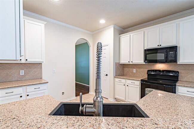 Building Photo - 17911 Serene Shore Dr