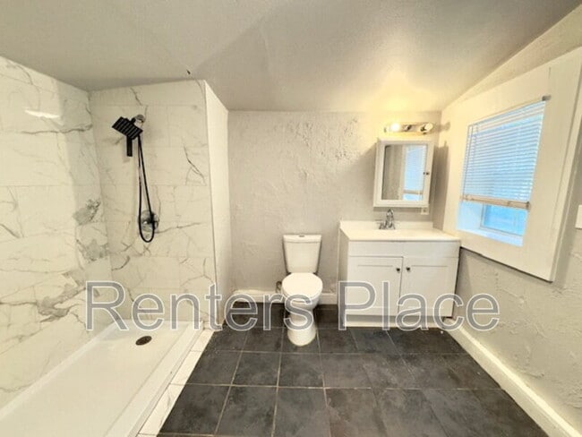 Building Photo - 3119 W 41st St