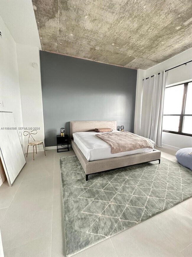 Building Photo - 780 NE 69th St