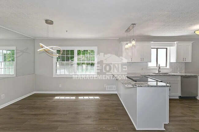 Building Photo - 3860 Hanover Ct