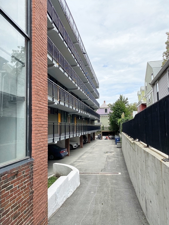 Building Photo - 345 Harvard St