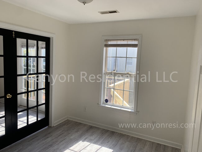 Building Photo - Recently Renovated!! Beautiful 2 bedroom with den!!