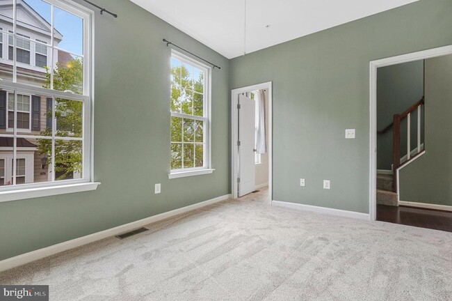 Building Photo - 59 Steeplechase Dr