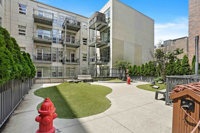 Building Photo - 1175 W Madison St