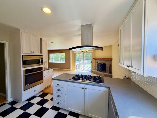 Building Photo - 74 San Dimas Ave