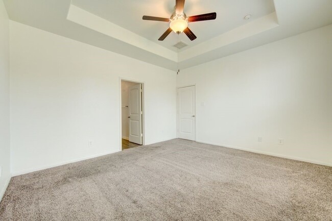 Building Photo - 14469 Sugar Pines Dr