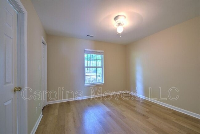 Building Photo - 331 Zach Dr