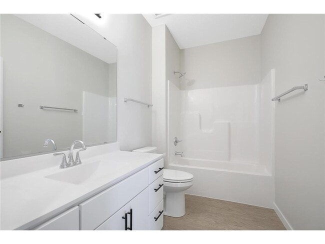 Building Photo - 4760 Ironwood Cir