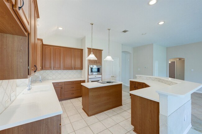 Building Photo - 9026 Robinhoods Well Dr