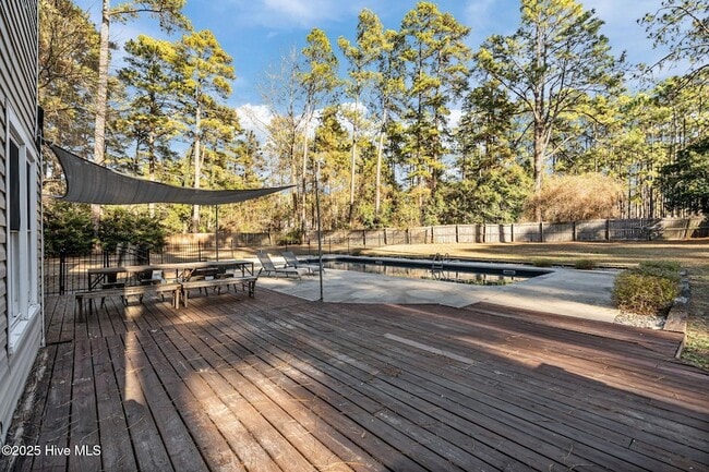 Building Photo - 215 Canterbury Rd