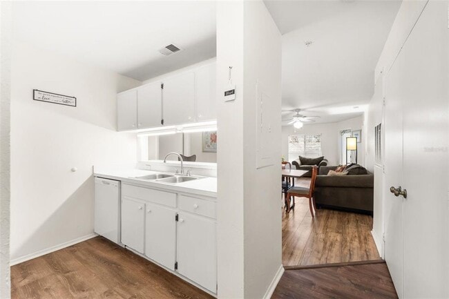 Building Photo - 4000 SW 23rd St