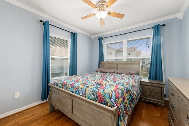 Building Photo - 2116 Live Oak St