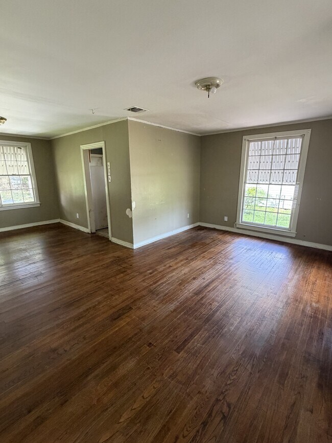 Building Photo - 432 Waller Ave