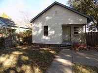 Building Photo - 216 N Fern St