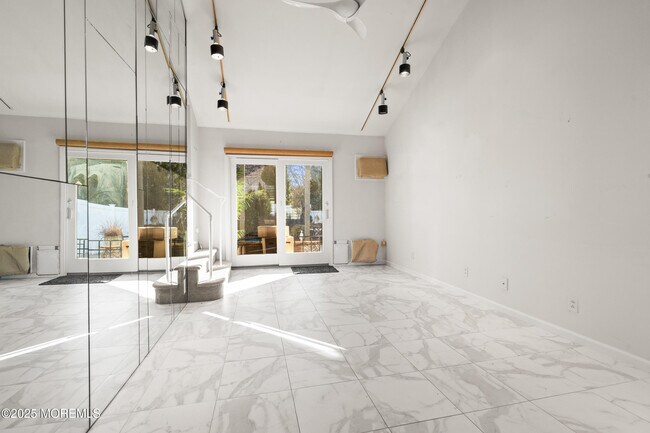 Building Photo - 608 Corlies Ave