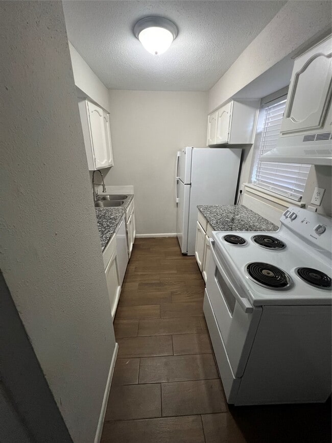 Building Photo - 3342 Burke Rd