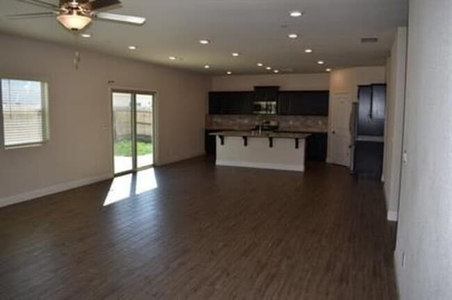 Building Photo - 2430 Quesada Dr