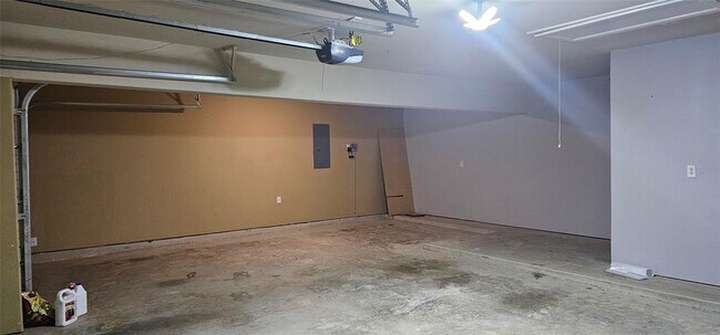 Building Photo - 957 Firthwood Ln