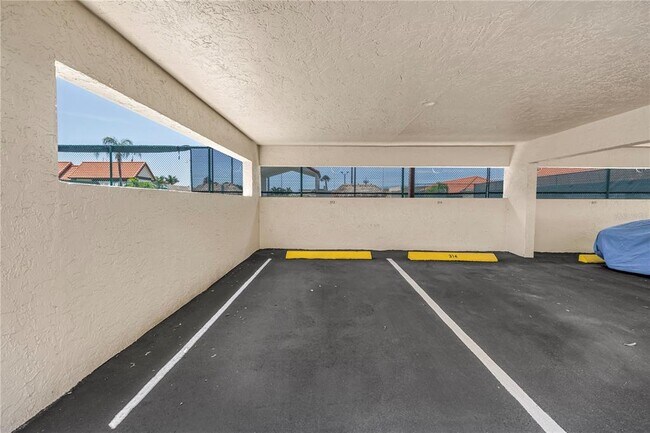 Building Photo - 103 1st St E