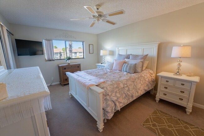 Building Photo - 4725 Lucerne Lakes Blvd E