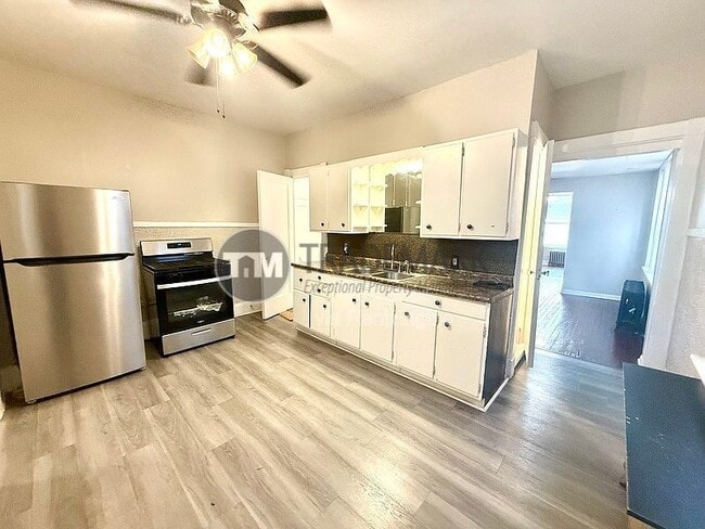 Building Photo - 2215 N 4th St