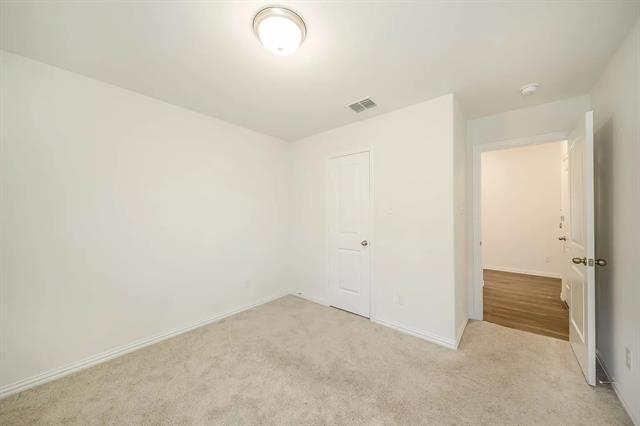 Building Photo - 1215 Chapel Hill Dr