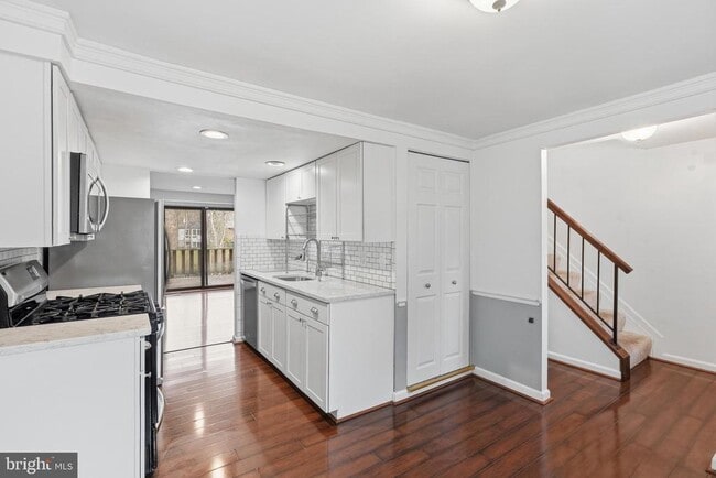 Building Photo - 5497 Endicott Ln