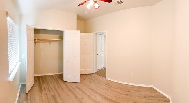 Building Photo - Charming well-maintained 4-bedroom, 2-bath home tucked in a quiet cul-de-sac just minutes from Fo...