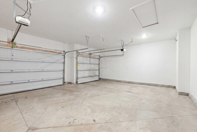 Building Photo - 85645 Stonehurst Pkwy
