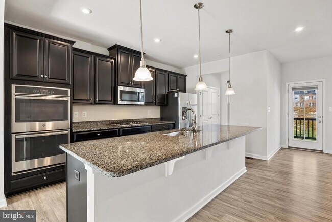 Building Photo - 10012 Aerospace Rd