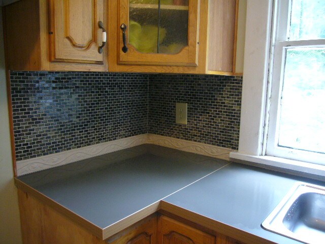 glass tile backsplash - 557 Clemesha Ave