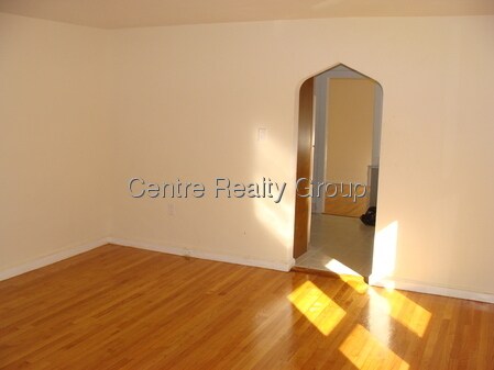 Building Photo - 18 Hall St