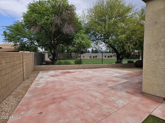 Building Photo - 3425 E Wayland Dr